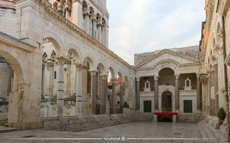 کاخ دیوکلتیان در اسپلیت - راهنمای سفر به کرواسی