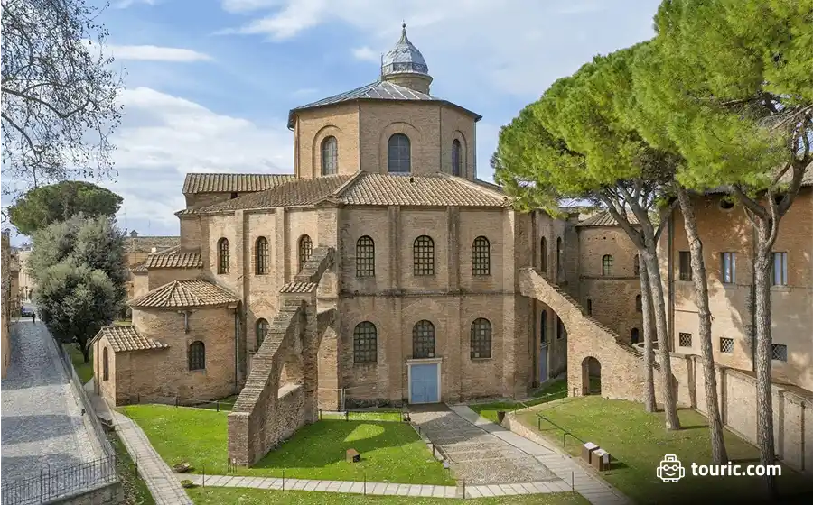 کلیسای سن ویتال، راونا Basilica of San Vitale in Ravenna - جاذبه‌های دیدنی ایتالیا