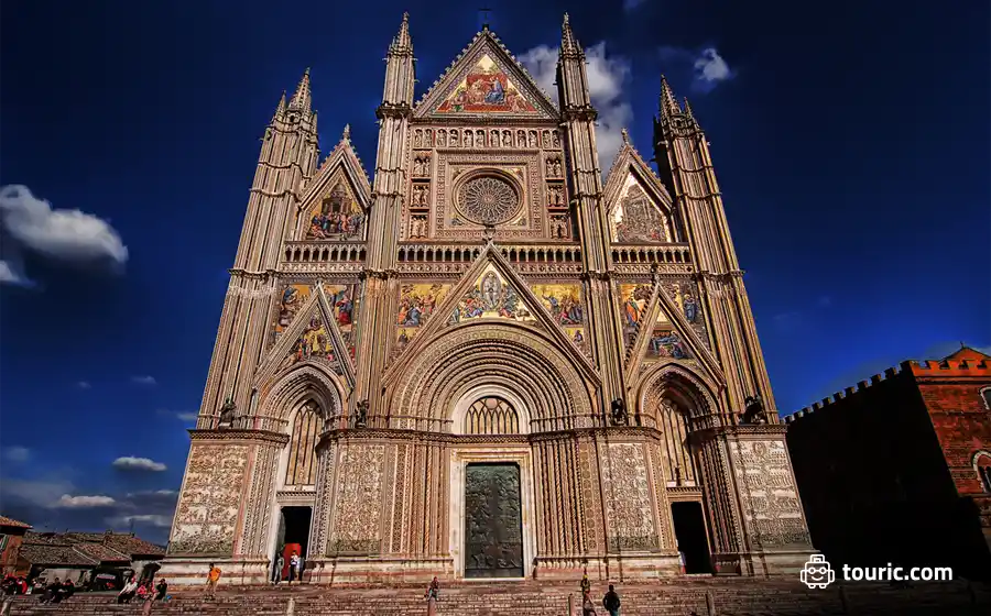 دومو اورویتو Duomo of Orvieto - جاذبه‌های دیدنی ایتالیا