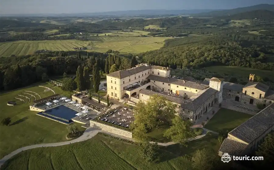 هتل کاستلو دی کاسل (Castello di Casole) - هتل‌های ایتالیا