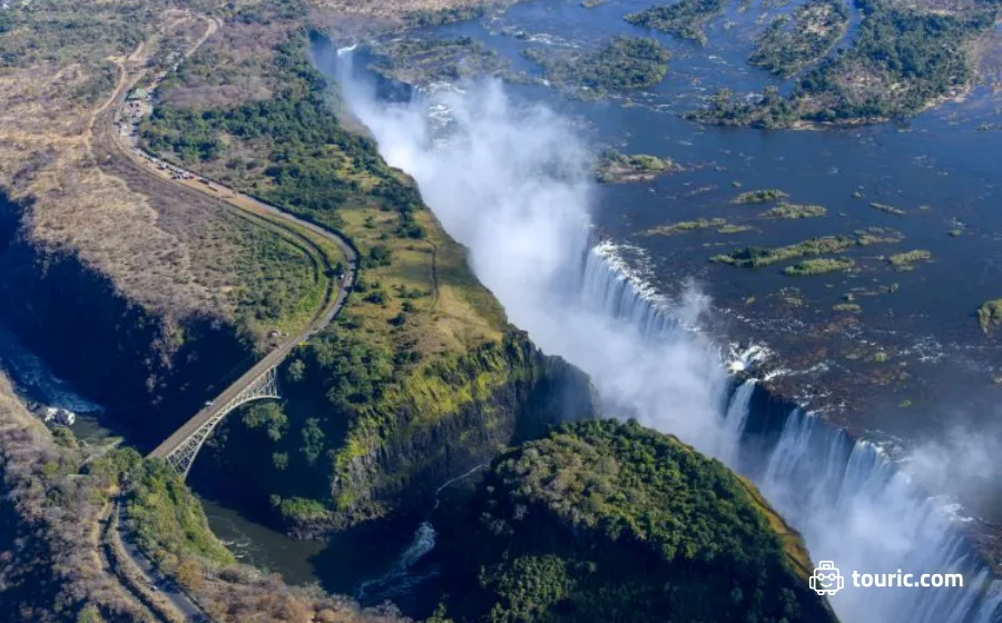 آبشار ویکتوریا - مقاصد خطرناک دنیا
