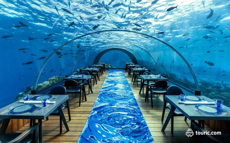 رستوران زیر آب ایتا در مالدیو