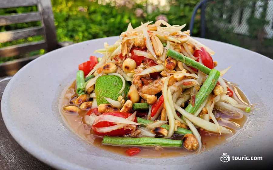 سوم تام - غذاهای خیابانی تایلند