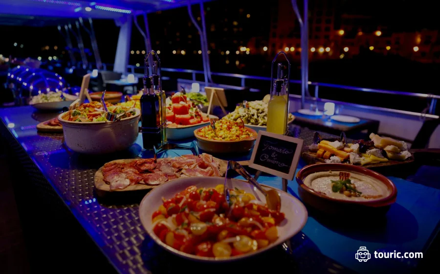 سفر دریایی و رزرو میز شام در نهر دبی