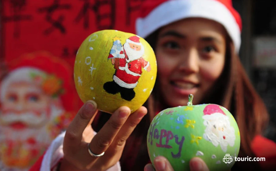 سیب و کریسمس در چین