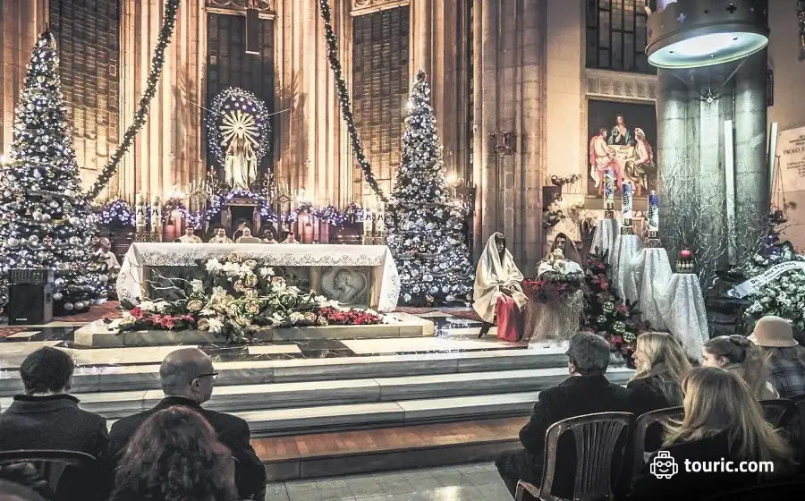 مراسم کلیساهای استانبول در شب کریسمس