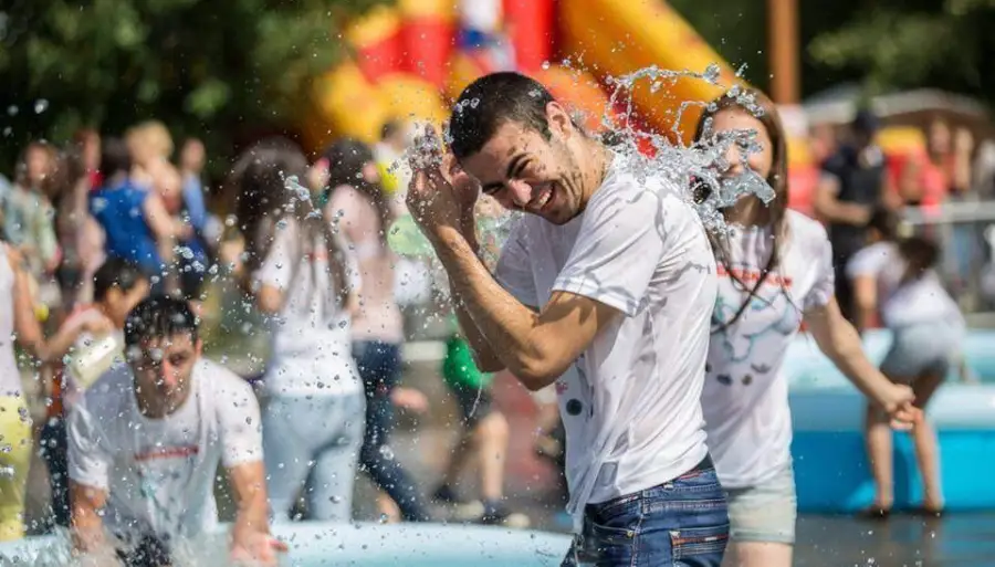 جشن آب وارداوار؛ هر آنچه باید از آب‌بازی ارمنستان بدانید!