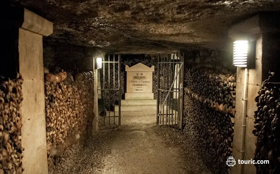 جاهای دیدنی فرانسه - دخمه مردگان (Catacombs of Paris)